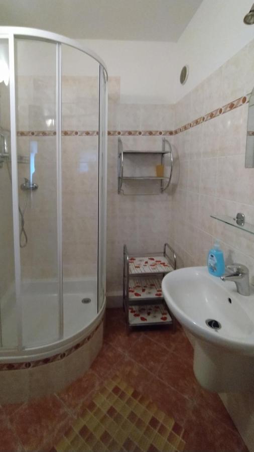 Apartman V ซรนี ภายนอก รูปภาพ
